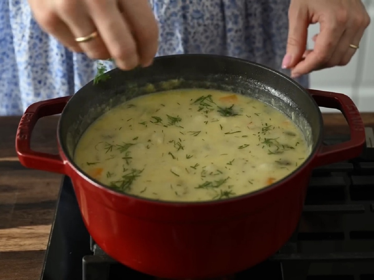 Не вздумайте выливать пересоленный суп: 3 способа смягчить вкус и избежать кулинарного позора