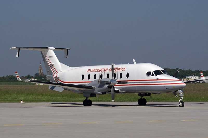 K air. Бичкрафт 190. Beechcraft 1900. Самолет Бичкрафт 1900 с. Beechcraft 1900 Air Namibia.