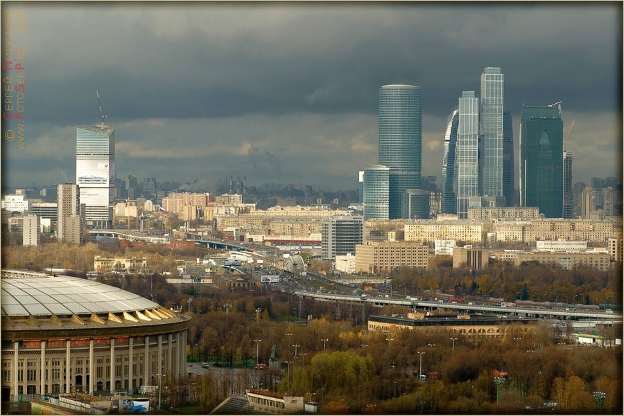 Все стены москвы. Москва Сити 2008. Воробьевы горы 2000. ЖК Воробьевы горы вид с крыши. ЖК Воробьевы горы крыша.