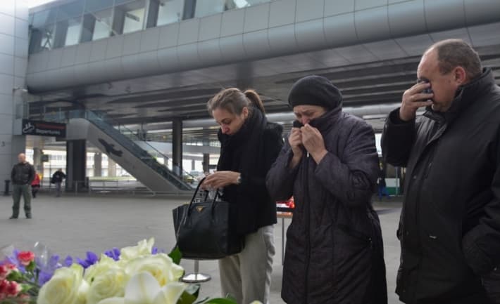 Что говорят родственники погибших в крокусе. Родственники жертв авиакатастрофы в аэропорту. Директор Когалымавиа.