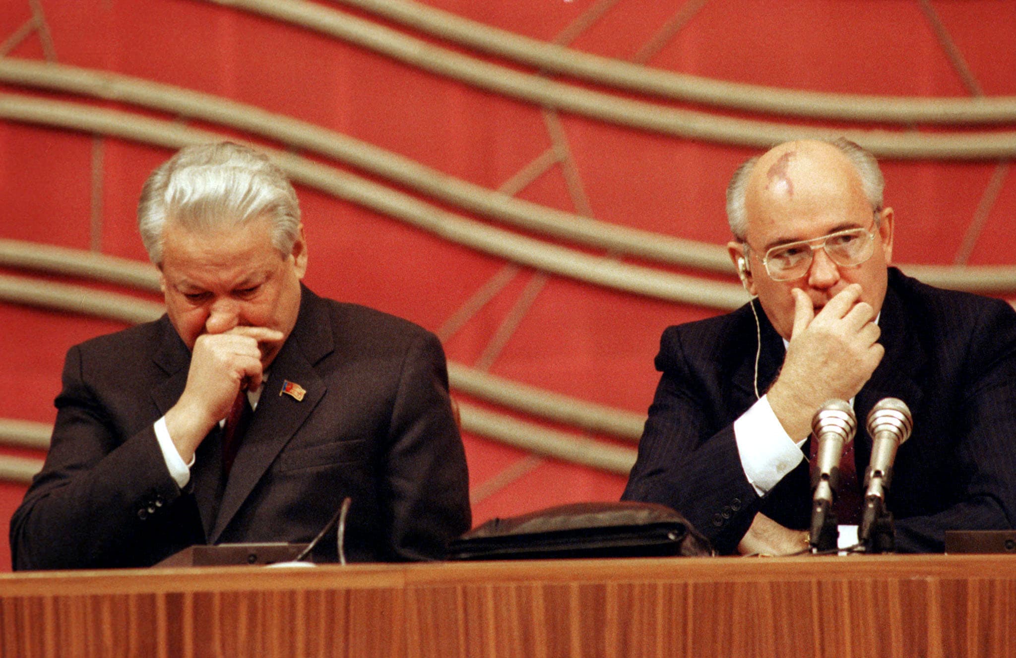 Горбачев распад