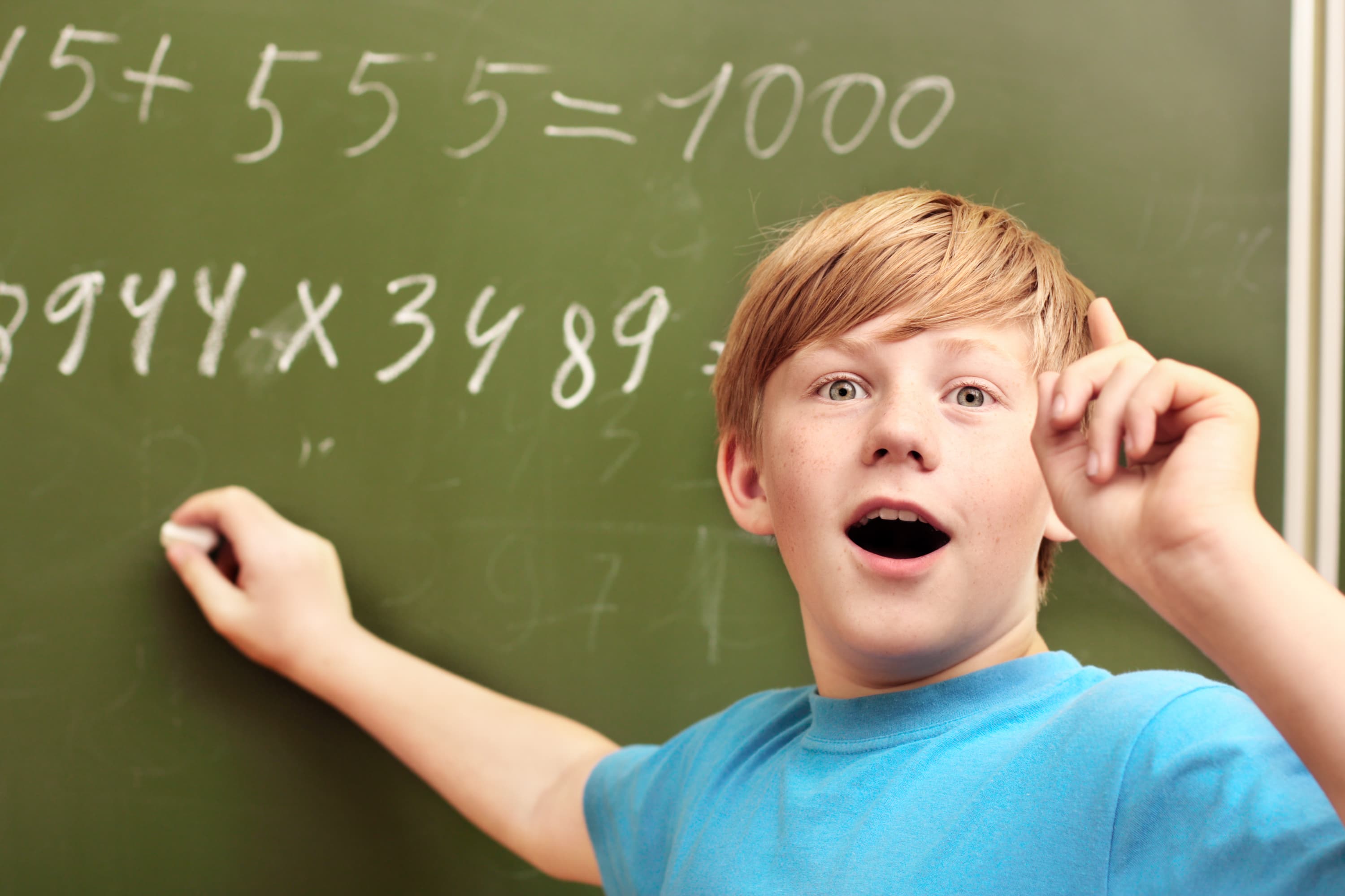Учимся для жизни математика. Дети в школе. Дети школьники. Школьник математика. Школьники на математике.