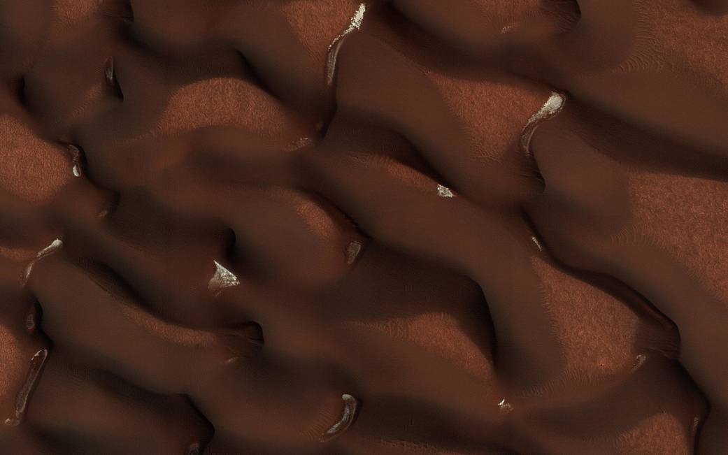 В NASA показали снимки марсианского снега