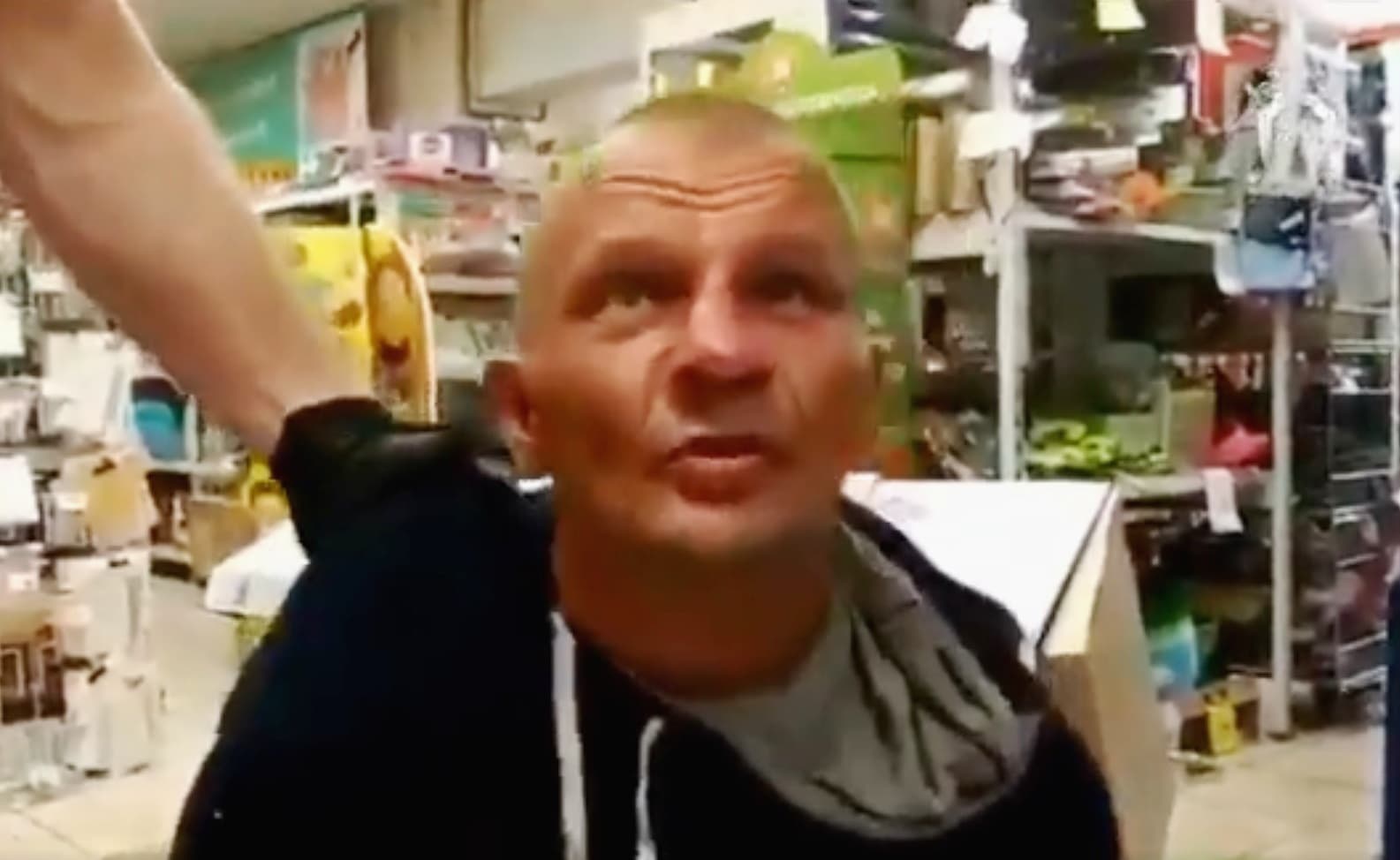 Штурм с освобождением заложницы из магазина в Москве попал на видео