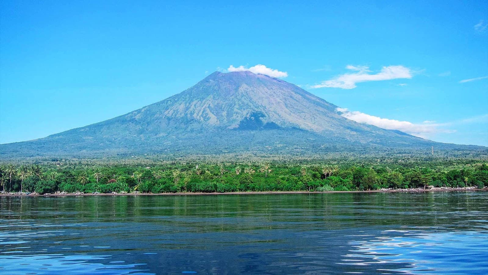 Вулкан Агунг Бали