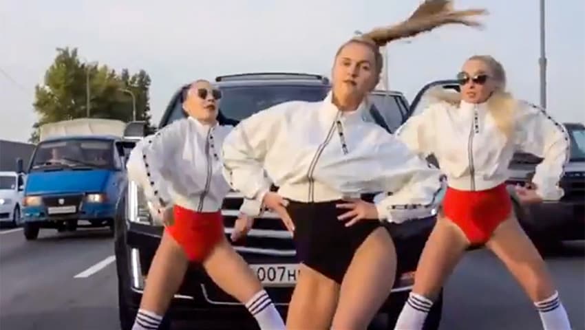 Жене московского депутата, устроившей танцы на МКАД, вызвали скорую