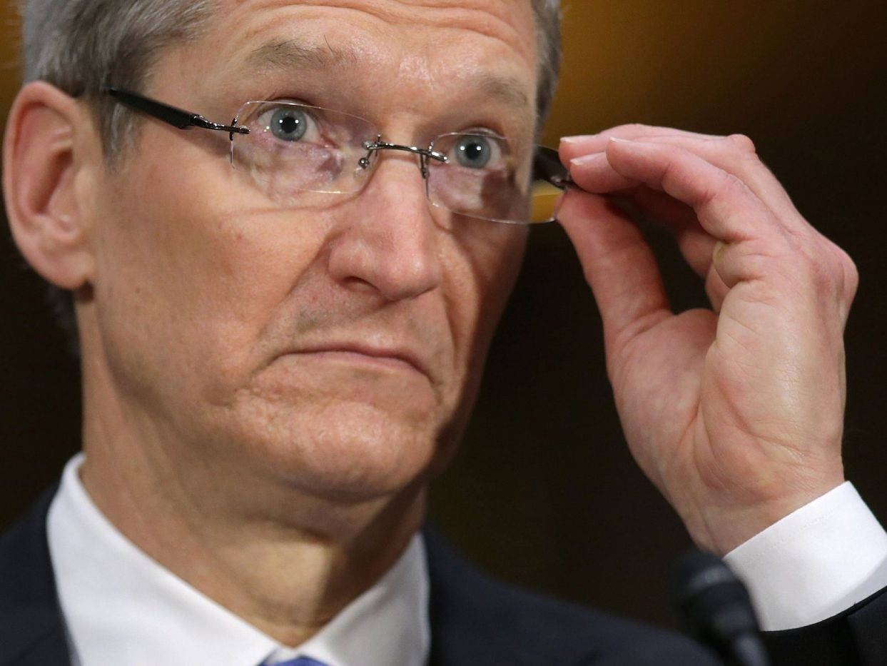 Тим Кук потребовал от Bloomberg опровержения статьи о шпионских чипах на серверах Apple