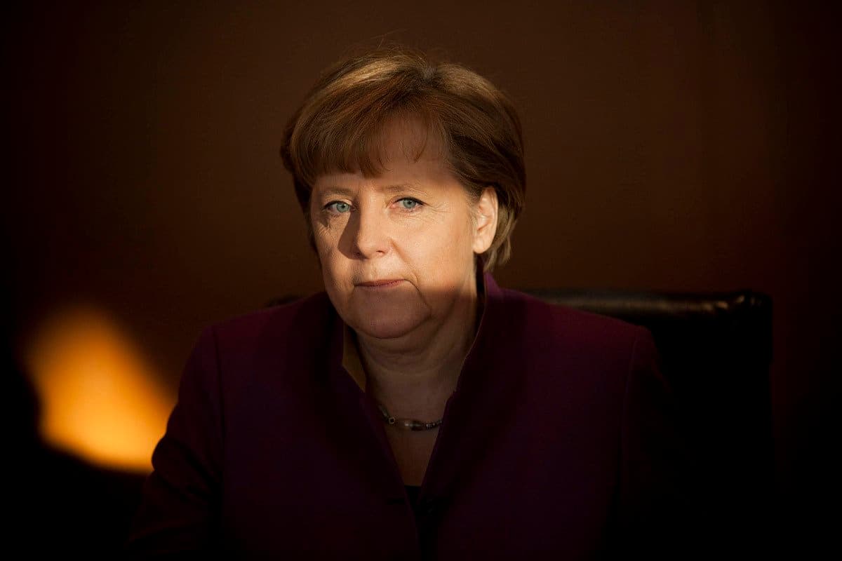 Хакеры раскрыли личные данные 400 немецких политиков