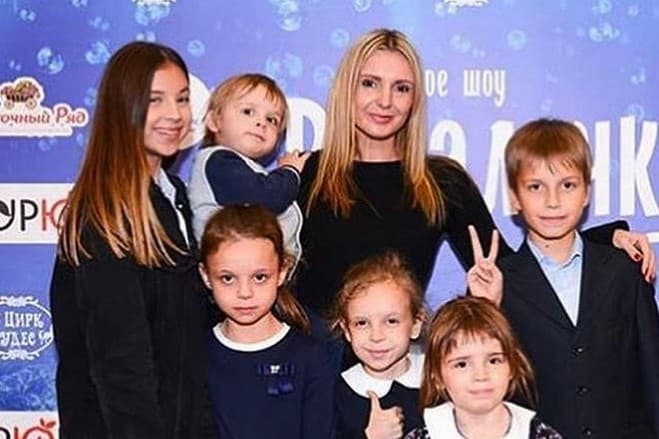 Экс-супругу Романа Жукова с шестью детьми лишают жилья из-за долгов