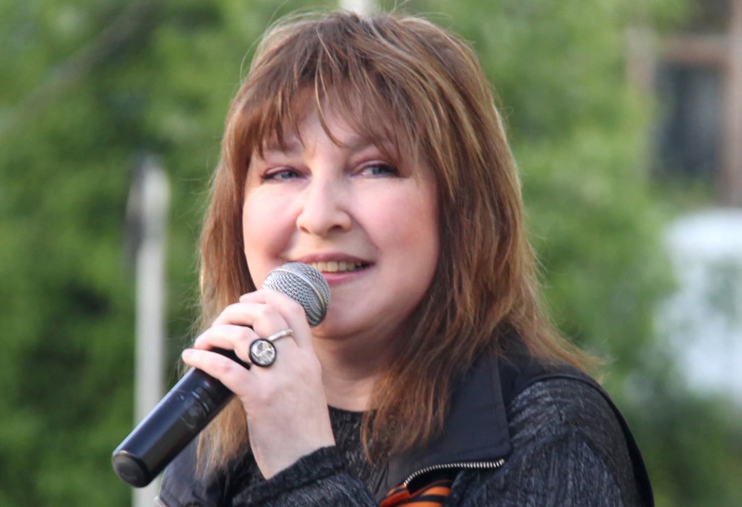 Аня Семенова певица