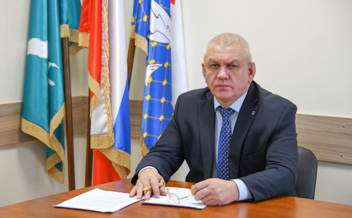 Мэр Южно-Курильска извинился за домогательства в прямом эфире