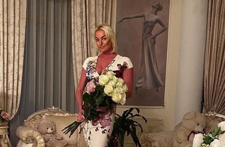 Волочкова припомнила матери тайную продажу ее квартиры за $1 млн