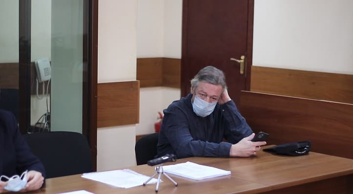 Адвокат оценил возможный срок и УДО для Ефремова