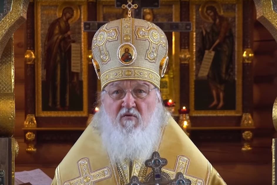 Патриарх Кирилл выступил против использования «левых» свечей