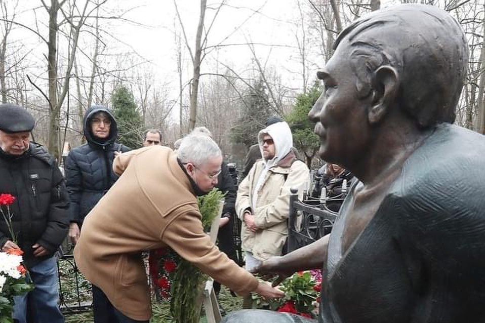 Могила армена джигарханяна фото сейчас