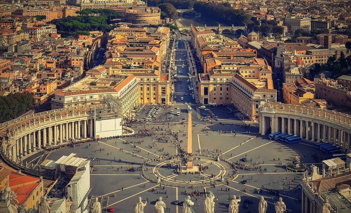 Ватикан — сердце католической церкви: история папской резиденции и интересные факты о ней