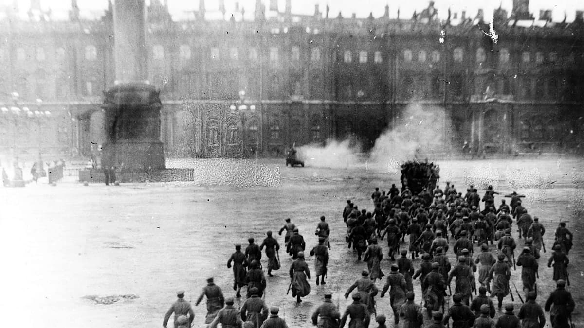 Октябрьская революция 1917 года в России: причины, события, итоги
