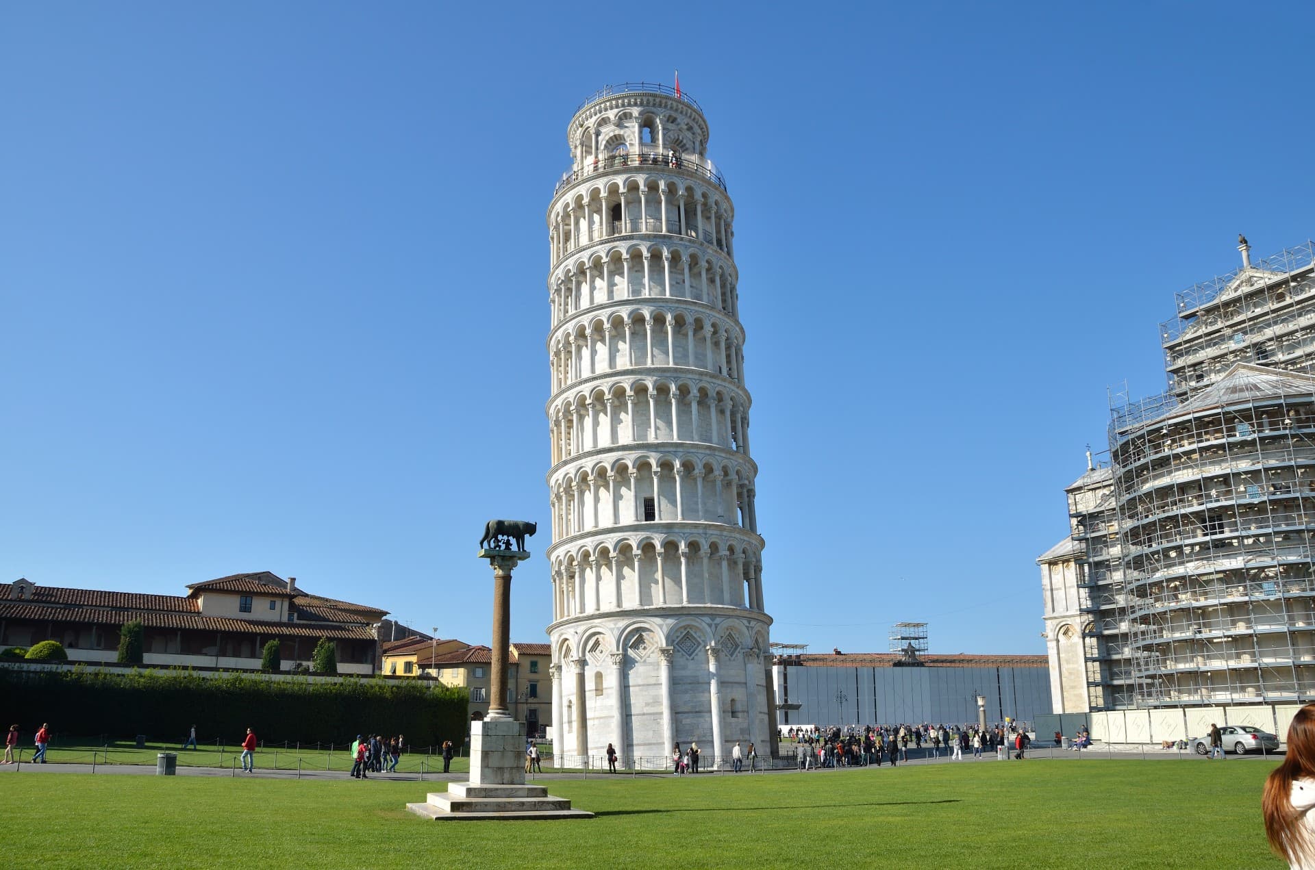 Какая башня самая старая. Пизанская башня Италия. Достопримечательности Италии Пизанская башня. Пизанская башня (Пиза, Италия). Пизанская (Падающая) башня (Пиза, Италия).