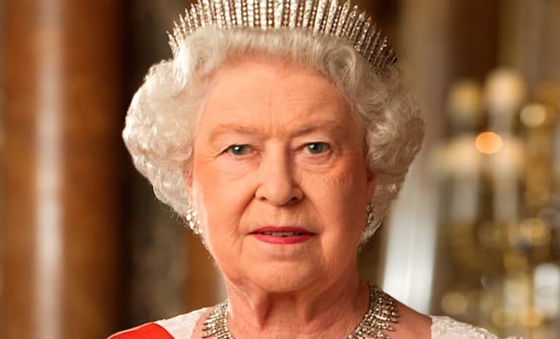 Из-за проблем со здоровьем у Елизаветы II нарушат английские традиции  СМИ