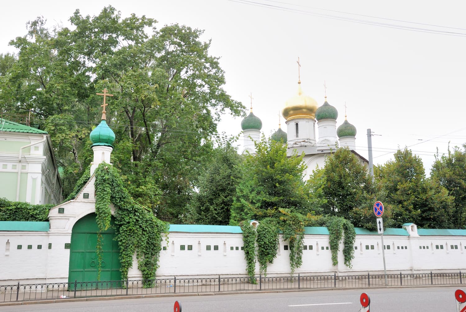Сретенский монастырь в Москве: история обители, святыни и достопримечательности