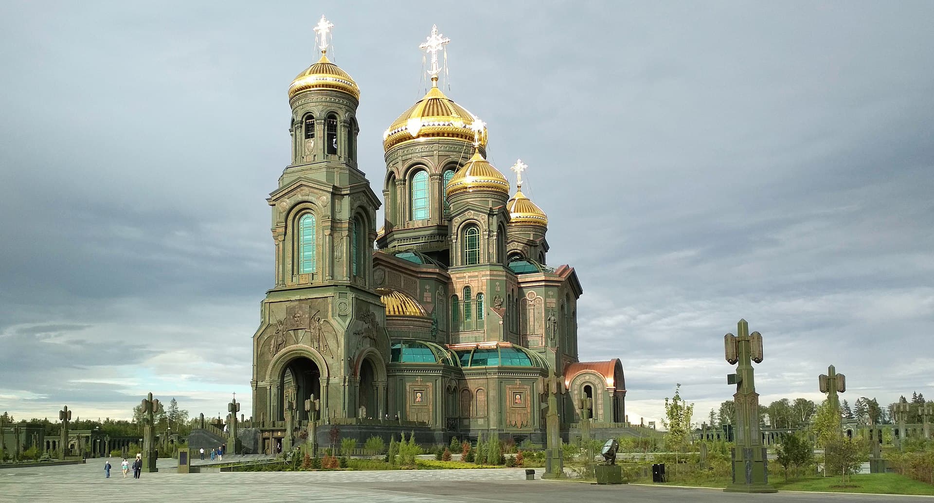 Главный храм Вооружённых сил России в Кубинке: история строительства и достопримечательности