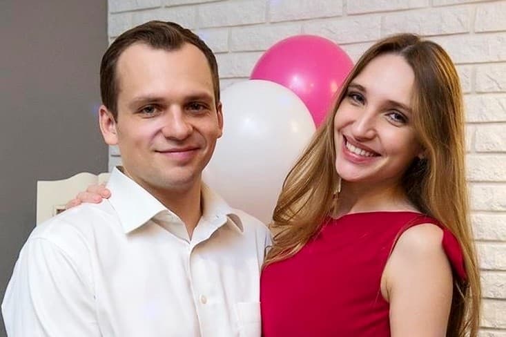 Жена Алексея Янина объяснила, как мошенники убедили ее в смерти актера