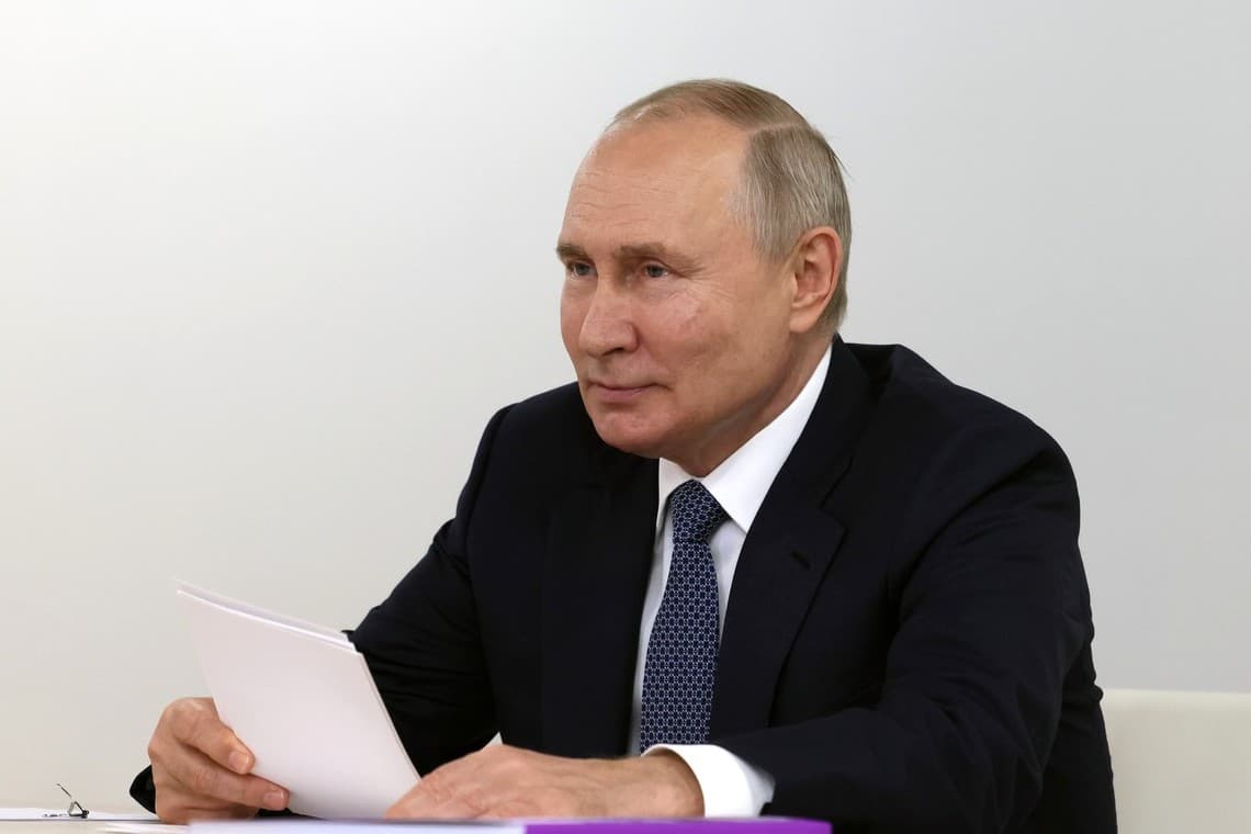 Путин отчитал тюменского губернатора за слова о россиянах