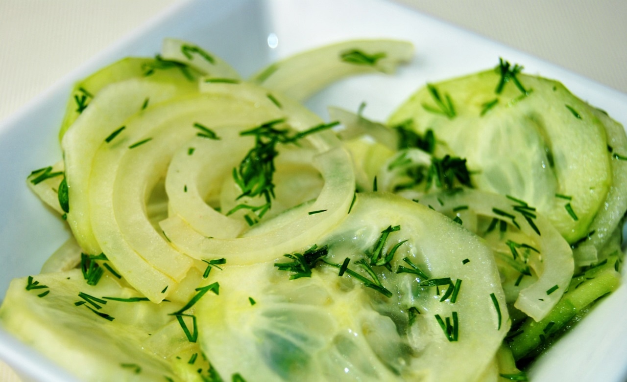 Идеальный гарнир в банке: эти маринованные кабачки точно стоит попробовать этой осенью