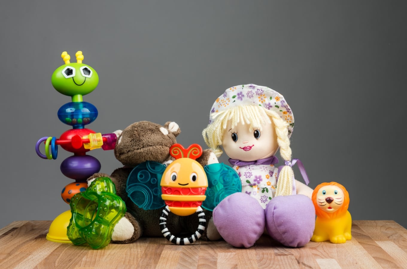 Когда детство зовет обратно: психолог объяснила, почему взрослые тянутся к игрушкам