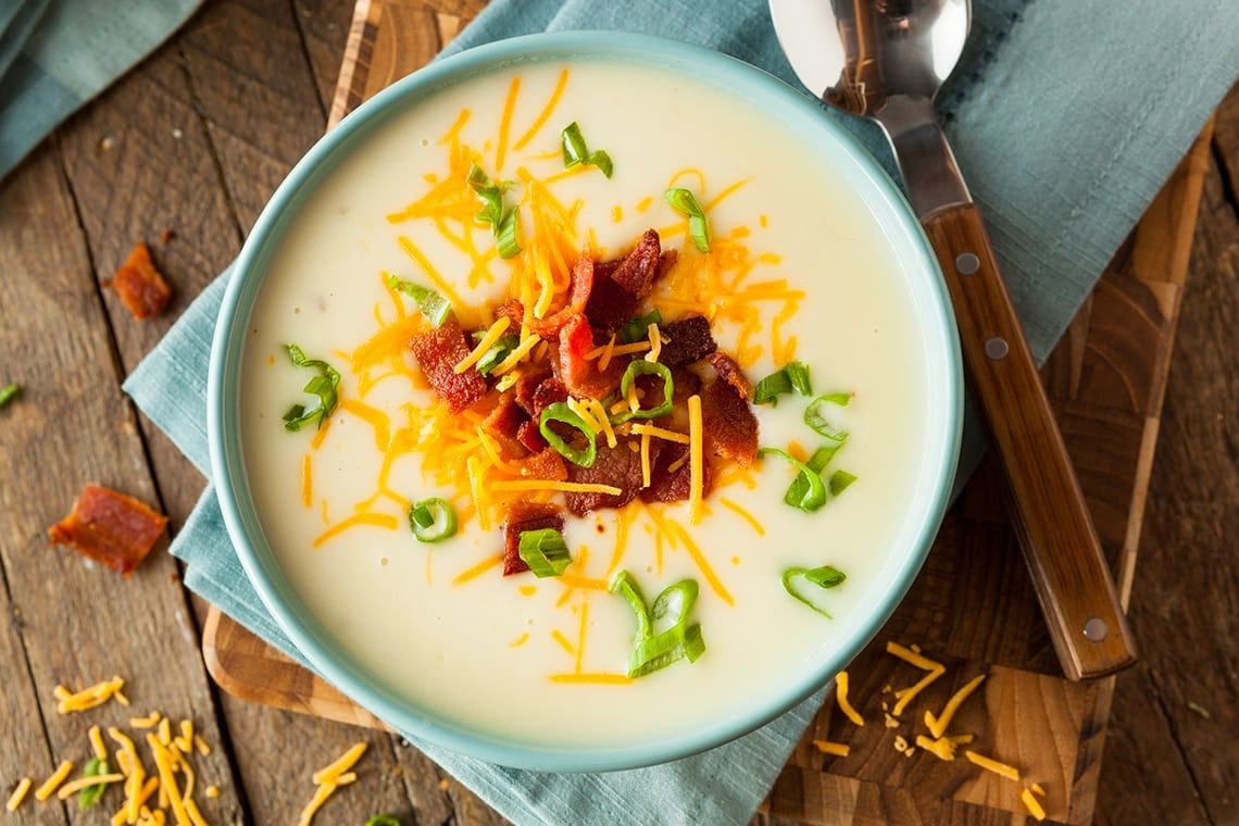 Зима уже не кажется мрачной: этот густой суп создает настроение и наполняет дом аппетитными ароматами