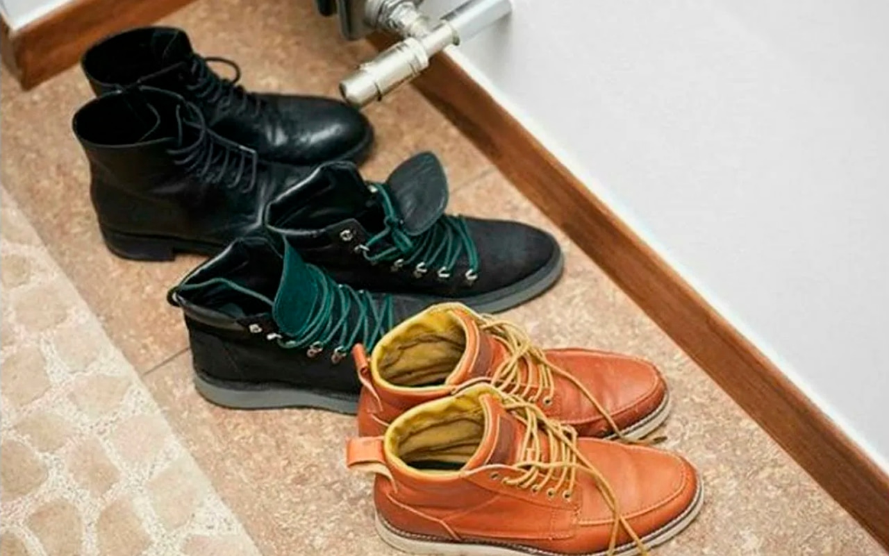 Народный прием спасает стопы, даже если носки тонкие: с этой хитростью ноги остаются теплыми в самый промозглый день