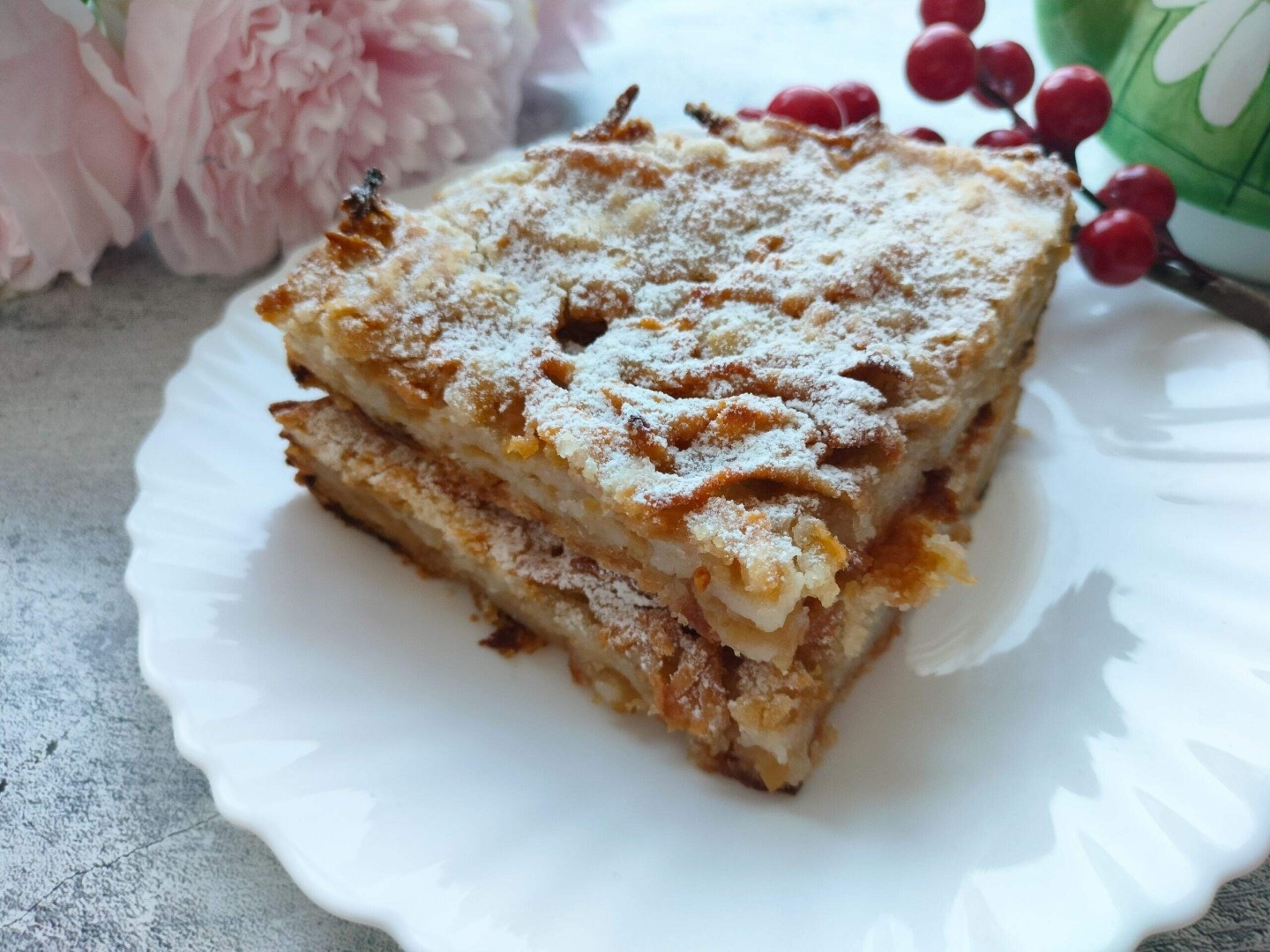 Аромат, который собирает всю семью: яблочный пирог Три стакана превращает обычный вечер в маленький праздник