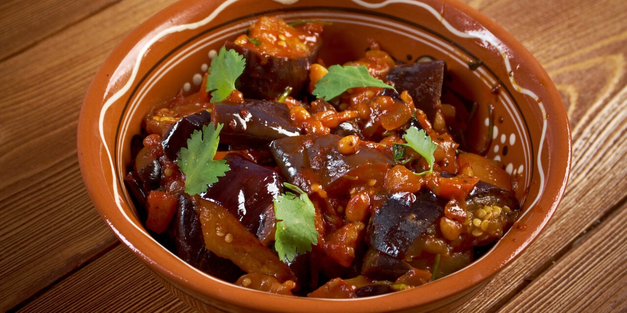 Баклажаны раскрывают свой характер в новом блюде: удивите гостей сочным и насыщенным угощением