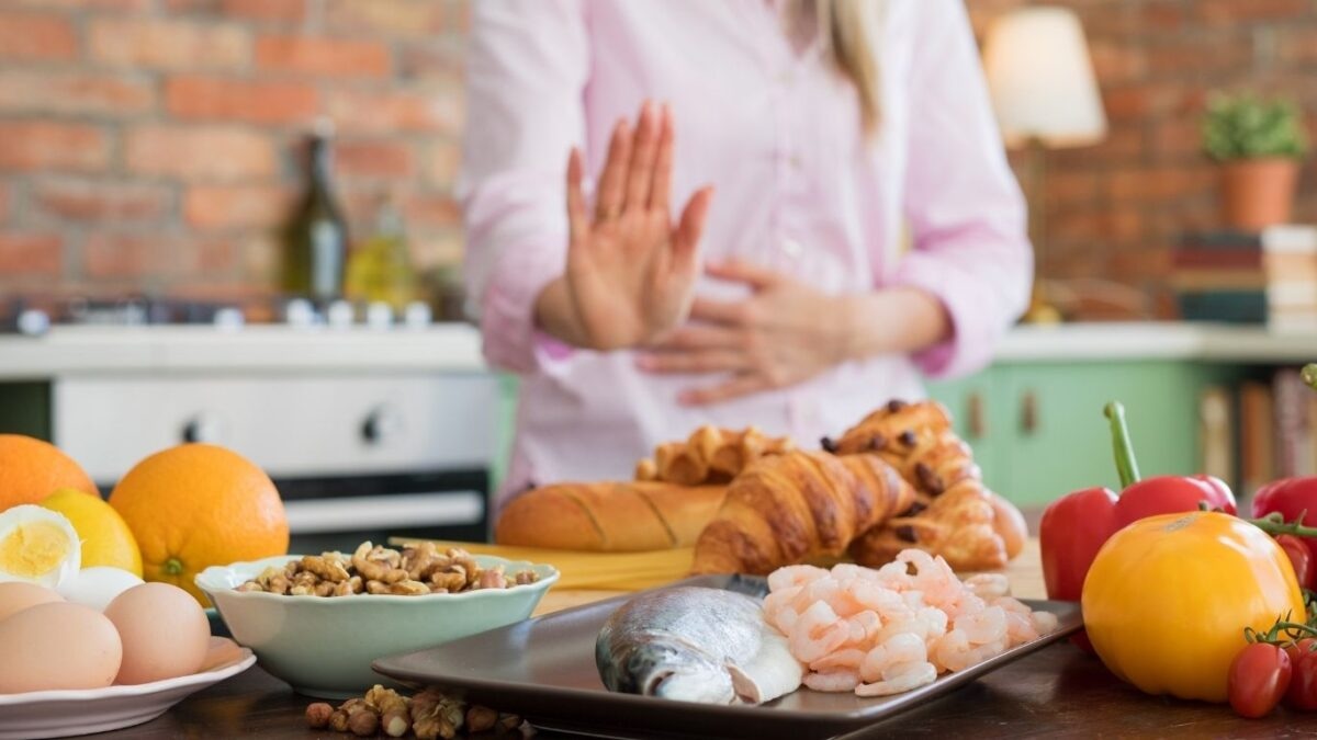 Осенние фрукты скрывают ловушки: какие привычные продукты незаметно усиливают изжогу каждый день