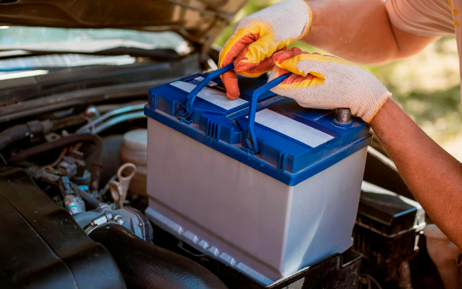 Аккумулятор умирает раньше времени: эти привычки водителей ускоряют разряд даже в новом авто