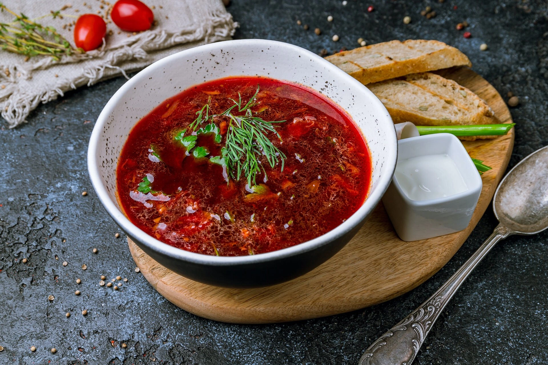 Борщ стал ярче и чище на вкус: какой овощ все портит и почему повара от него отказываются