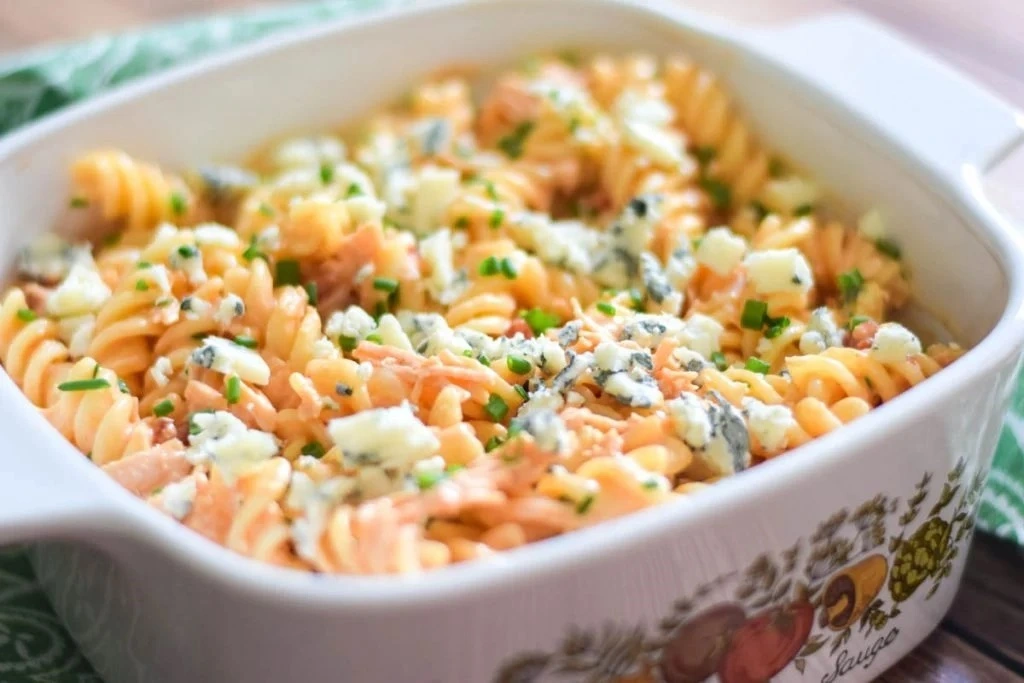 Простые продукты богатый вкус: запеченные макароны с рыбой получаются без лишней возни