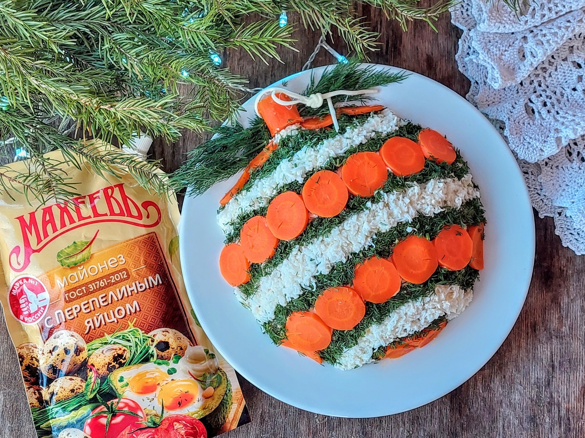 Праздник начинается с формы и цвета: салат Новогодняя игрушка станет одним из главных акцентов вашего стола