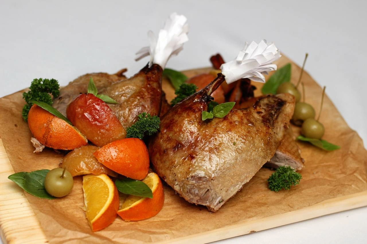 Сочнейшая утка по-датски: рождественская классика с ароматом цитруса