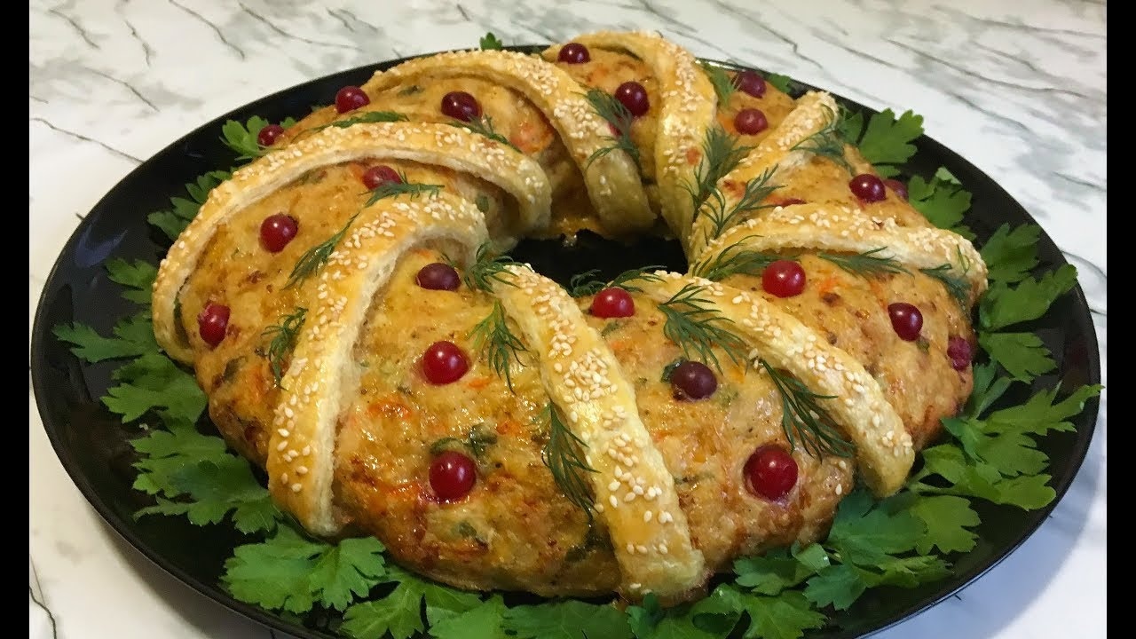 Запеченный венок из мяса: идея для главного блюда
