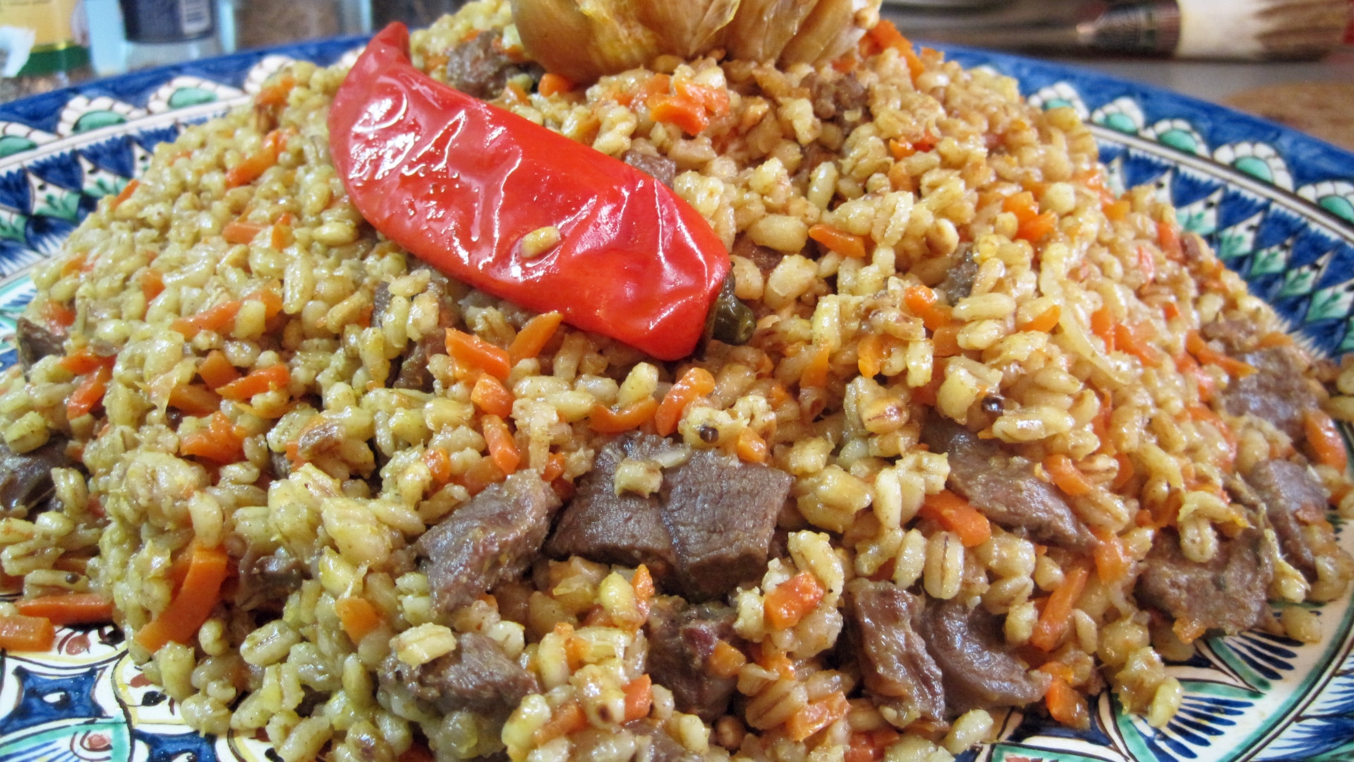 Этот плов без риса ломает стереотипы: рассыпчатое объедение из перловки