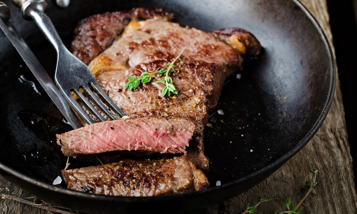 Эти две ошибки превращают стейк в подошву: вы делаете все неправильно с первой минуты