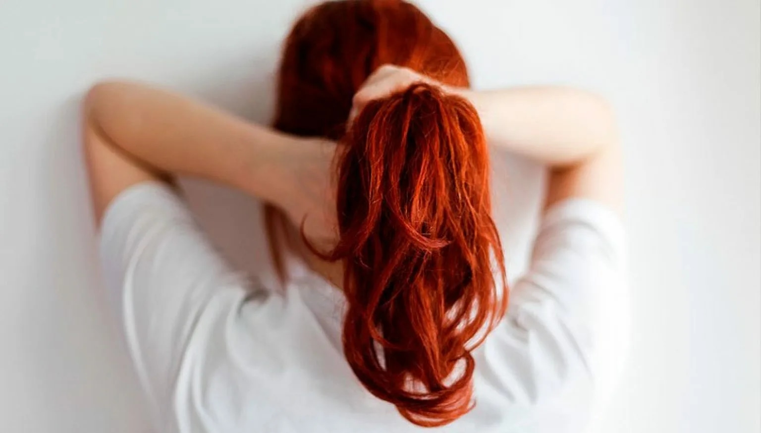 Краска для волос из кухонной специи: получите золотистый оттенок без химии