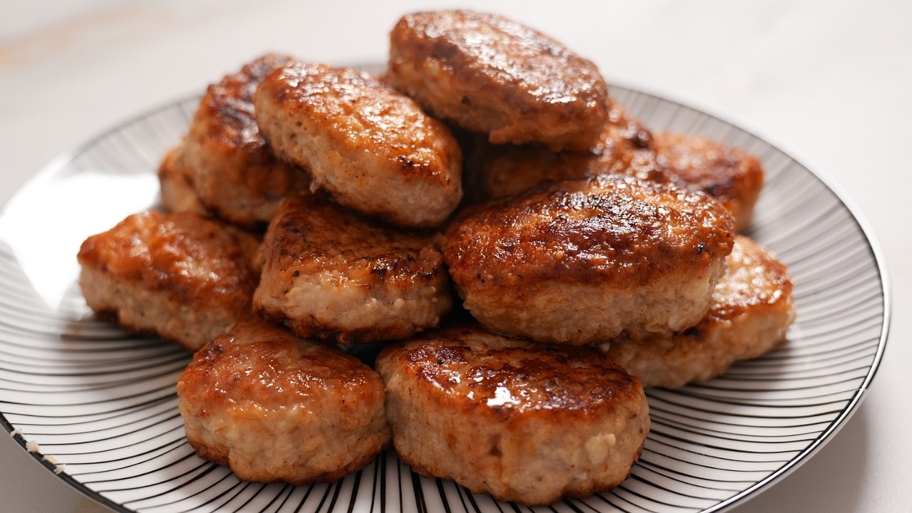 Секрет пышных и сочных котлет: добавьте это в фарш для мягкости не пожалеете