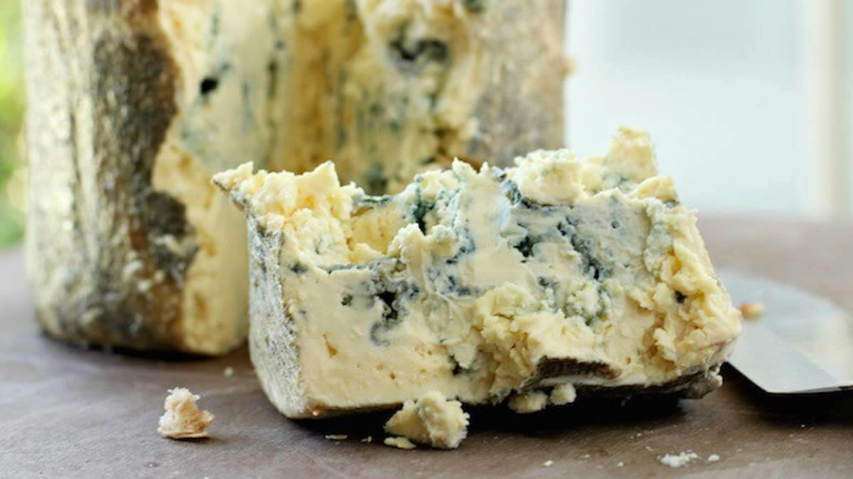 Все о пользе сыра с плесенью: почему сердце, мозг и суставы нуждаются в этом продукте