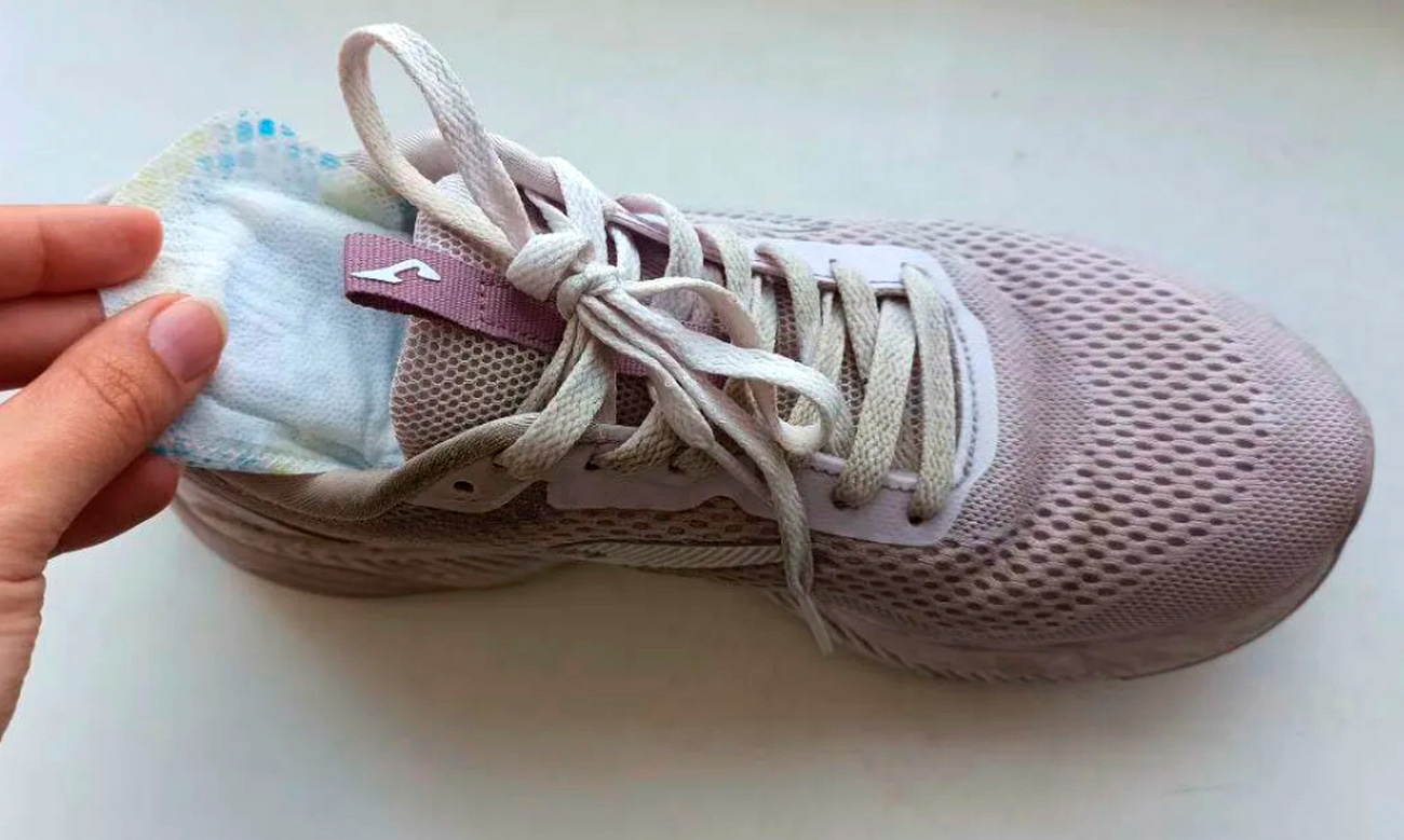 Женские прокладки против запахов и моли: эти лайфхаки берут на заметку даже мужчины