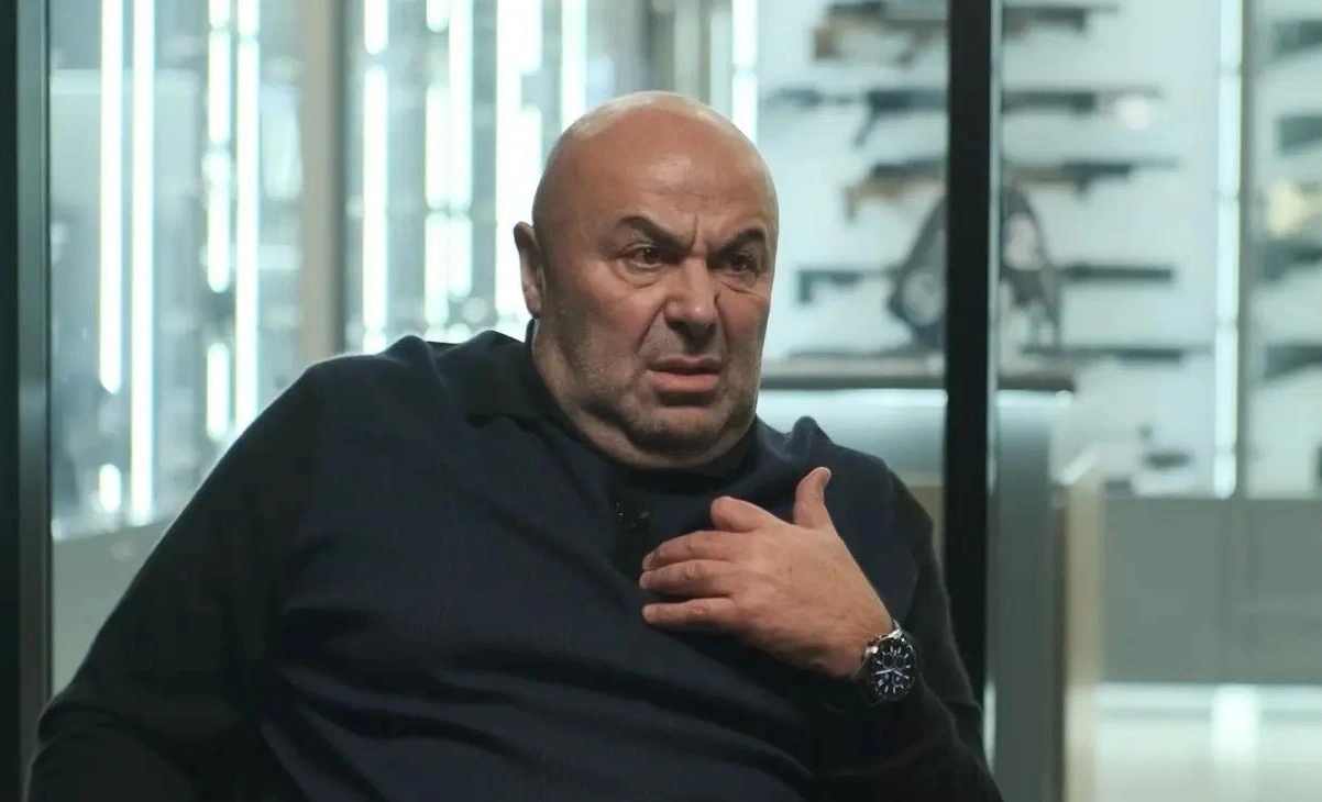 Михаил Хубутия сделал предложение экс-жене после избиения Юлии Ван топором: приворот и подстава от любовницы