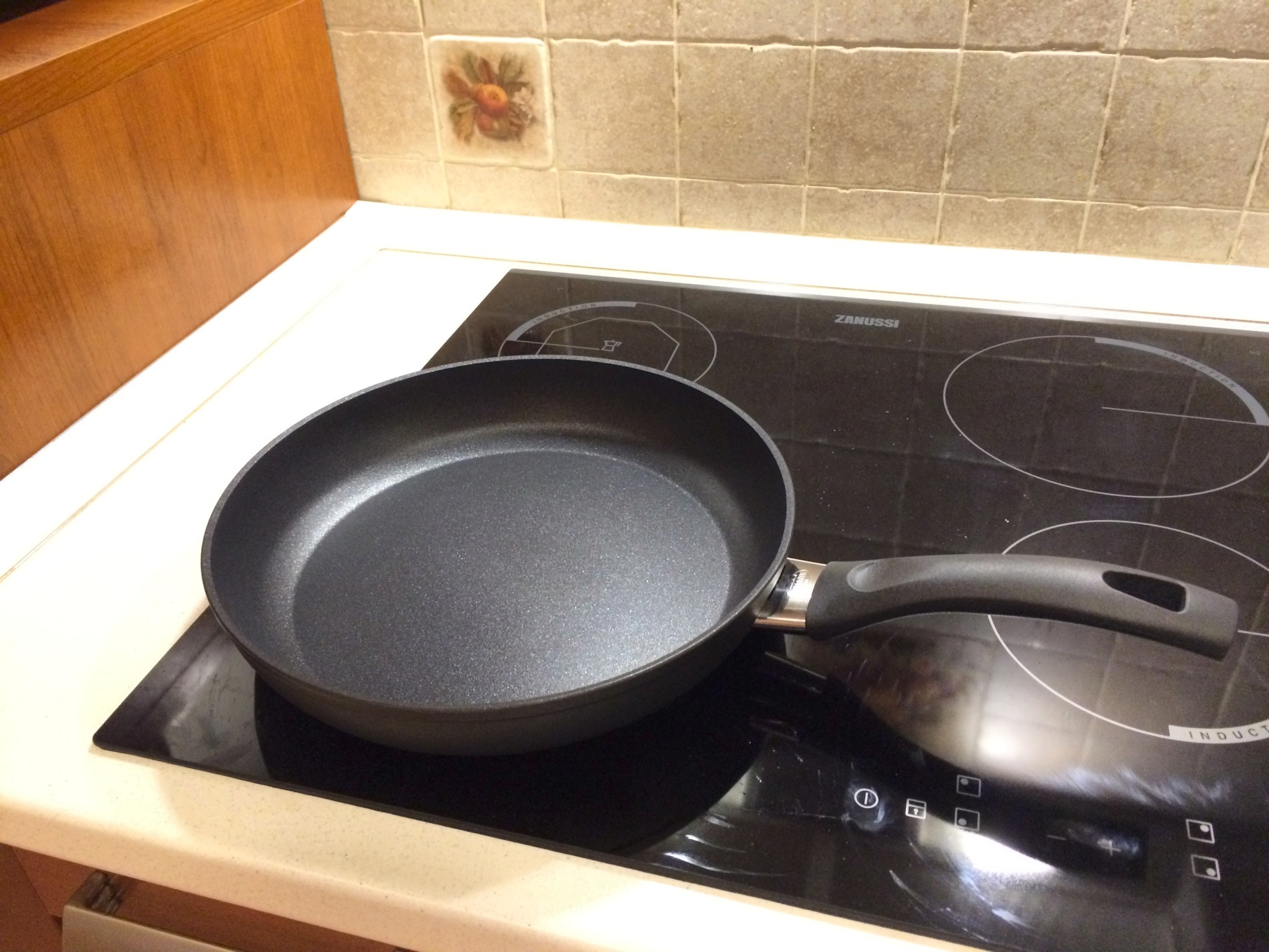 Сковорода перестала быть антипригарной  не спешите выбрасывать: этот прием продлит ей жизнь