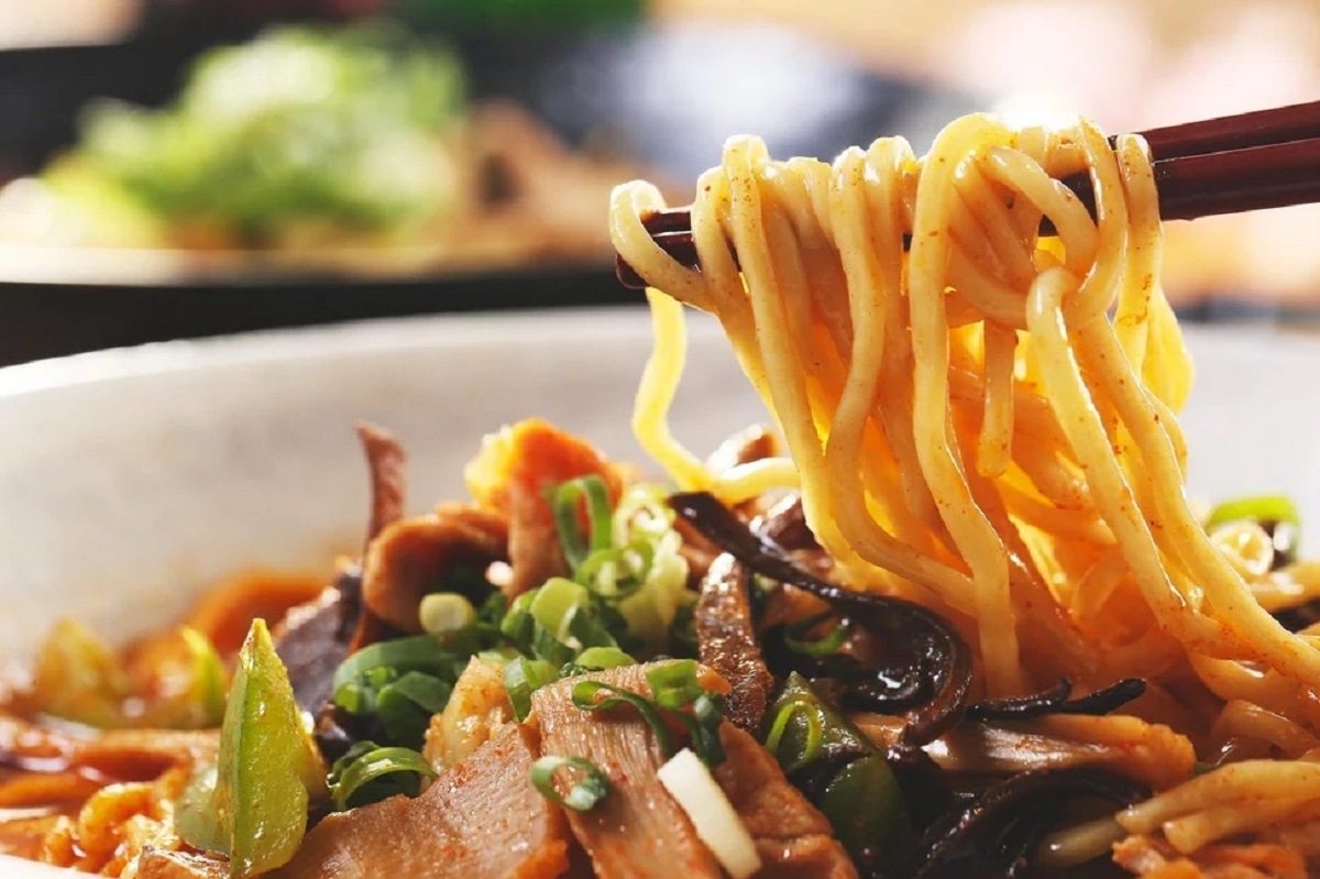 Эта лапша состоит из 25% жира: из чего на самом деле сделано блюдо быстрого приготовления