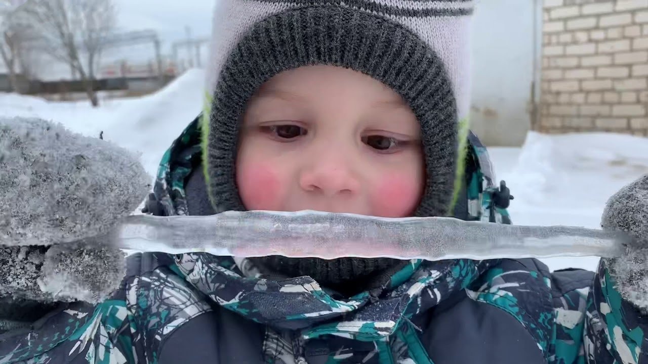 Чистые снег и сосульки  это миф: чем рискуют дети  покажите им этот простой эксперимент